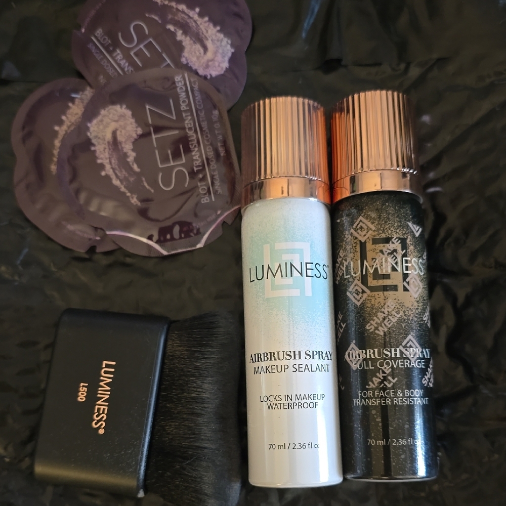 Luminess Setting Powder and Spray Black and White